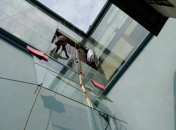 玻璃幕墻施工冬季施工注意事項(xiàng)？低溫環(huán)境施工技術(shù)問(wèn)答